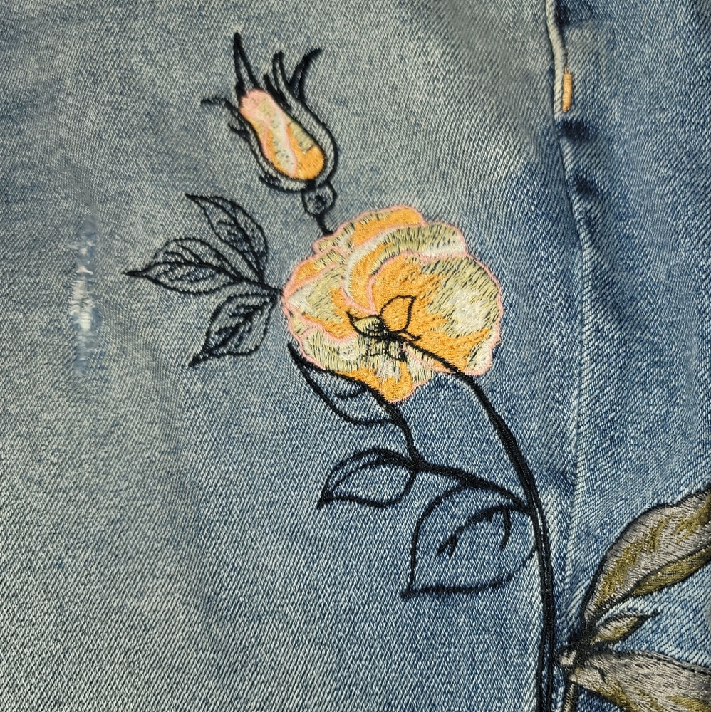 Lane Bryant Embroidered Capris - Picture 13 of 14